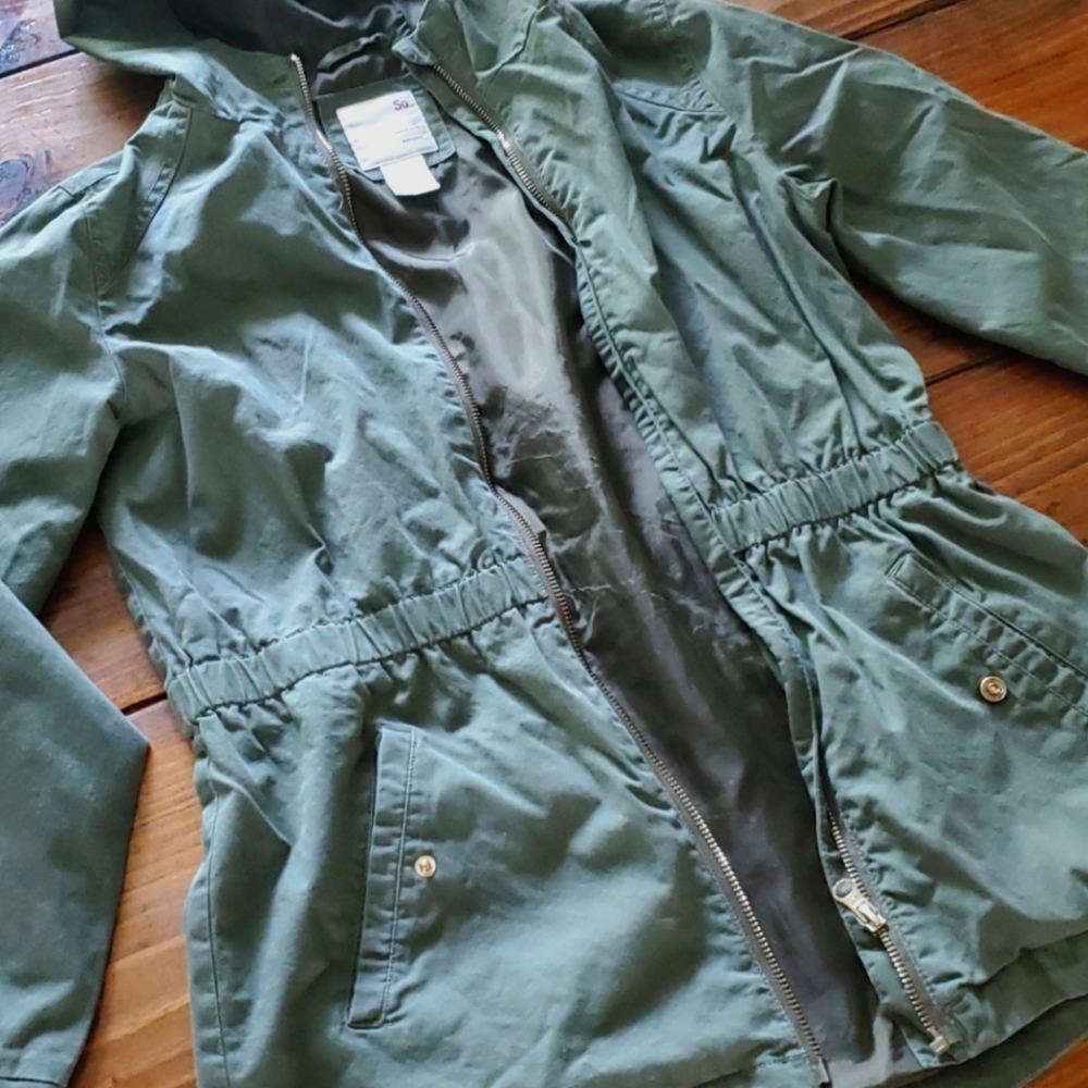 Lightweight Hooded Jacket - Picture 3 of 4